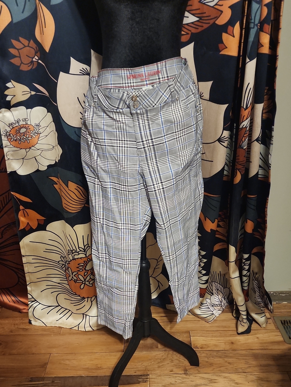 Women's Plaid Cropped Pants in Light Gray and Blue